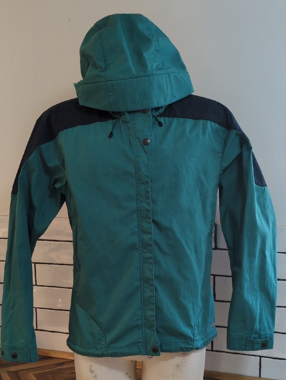 FjallRaven G-1000 Teal and Navy Hooded ski jacket shell